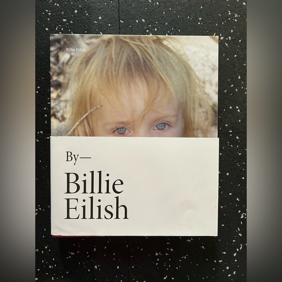 BILLIE EILISH BOOK - Picture 2 of 10